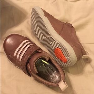 Stride Rite kid’s shoe